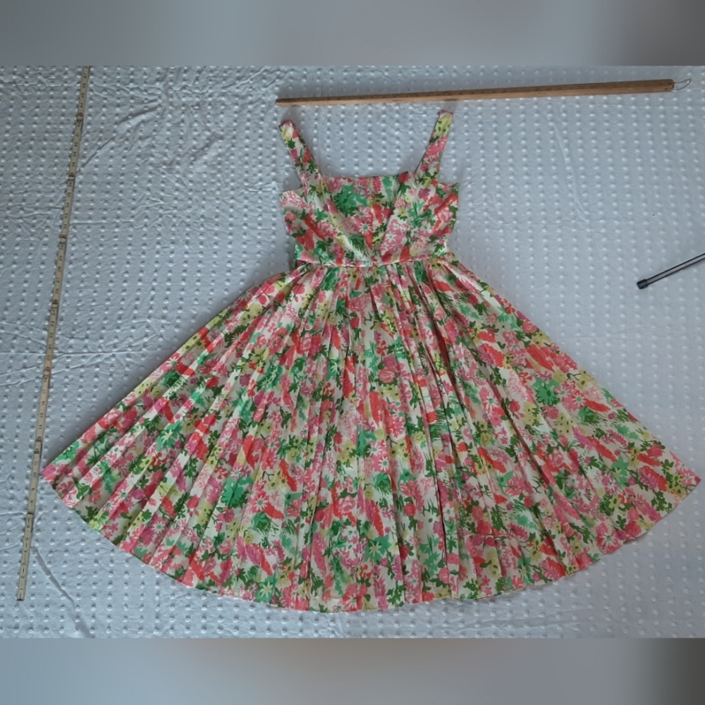 Tuckernuck Fiora Pleat Dress Size 4 Vibrant Floral Sleeveless Zip Back EUC